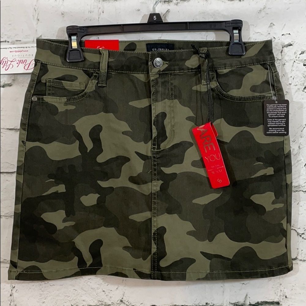 NWT Pink Lily boutique camo stretch mini skirt